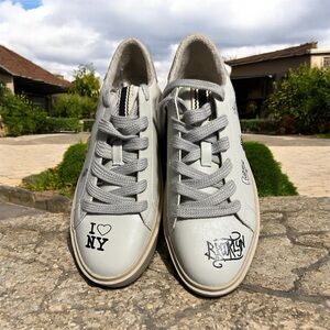 Shu Shop Womens size 8 Reba NY Sneakers New